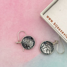 Charger l'image dans la galerie, Boucles d'oreilles noir et argent- technique verre de Murano