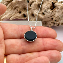 Charger l'image dans la galerie, Collier Pendentif reflet bleu vert- technique Murano