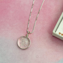 Charger l'image dans la galerie, Collier Pendentif transparent en verre dichroïque - technique Murano