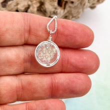 Charger l'image dans la galerie, Collier Pendentif transparent en verre dichroïque - technique Murano