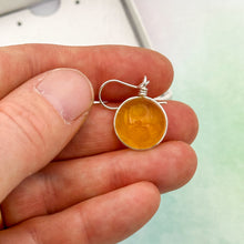 Charger l'image dans la galerie, Boucles d'oreilles en verre transparent jaune - technique Murano