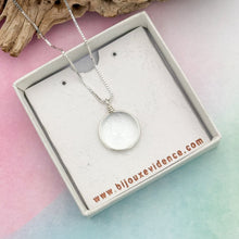 Charger l'image dans la galerie, Collier Pendentif en verre transparent - technique Murano