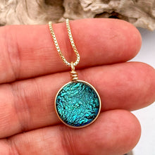 Charger l'image dans la galerie, Collier Pendentif reflet bleu vert- technique Murano