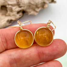 Charger l'image dans la galerie, Boucles d'oreilles en verre transparent jaune - technique Murano