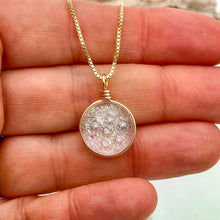 Charger l'image dans la galerie, Collier Pendentif transparent en verre dichroïque - technique Murano