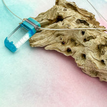 Charger l'image dans la galerie, Pendentif Trait Abstrait