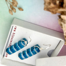 Charger l'image dans la galerie, Boucle d'oreille Trait Abstrait