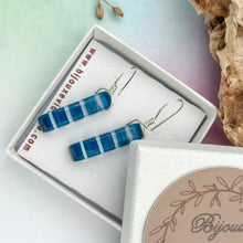 Charger l'image dans la galerie, Boucle d'oreille Trait Abstrait