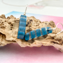 Charger l'image dans la galerie, Boucle d'oreille Trait Abstrait