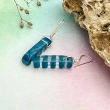 Charger l'image dans la galerie, Boucle d'oreille Trait Abstrait