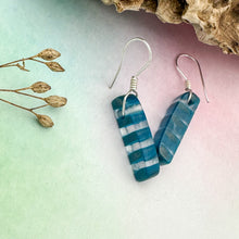 Charger l'image dans la galerie, Boucle d'oreille Trait Abstrait