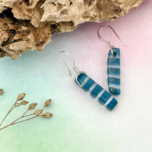 Charger l'image dans la galerie, Boucle d'oreille Trait Abstrait