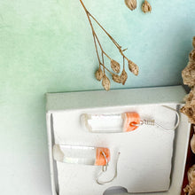 Charger l'image dans la galerie, Boucle d'oreille Trait Abstrait