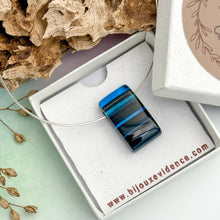 Charger l'image dans la galerie, Pendentif Trait Abstrait