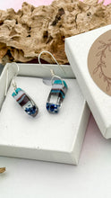 Charger l'image dans la galerie, Boucle d'oreille Trait Abstrait