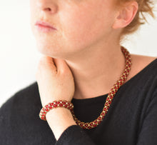 Charger l'image dans la galerie, Bijoux-Evidence_Atelier-Art-Histoire-Collection-Renaissance-Grenat-Rouge