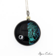 Charger l'image dans la galerie, Bijoux-evidence-verre-technique-murano-florence-buhler-atelier-art-france-artisan-createur-cosmos-pendentif-collier