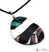 Charger l'image dans la galerie, Bijoux-evidence-verre-technique-murano-florence-buhler-atelier-art-france-artisan-createur-cosmos-pendentif-collier