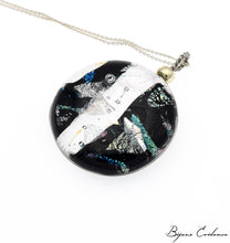 Charger l'image dans la galerie, Bijoux-evidence-verre-technique-murano-florence-buhler-atelier-art-france-artisan-createur-cosmos-pendentif-collier