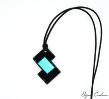 Charger l'image dans la galerie, Bijoux-verre-technique-artisan-art-createur-france-bijoux-evidence-florence-buhler-Bauhaus-pendentif