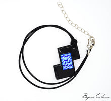 Charger l'image dans la galerie, Bijoux-verre-technique-artisan-art-createur-france-bijoux-evidence-florence-buhler-Bauhaus-pendentif