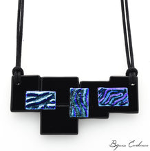Charger l'image dans la galerie, Bijoux-verre-technique-artisan-art-createur-france-bijoux-evidence-florence-buhler-Bauhaus-pendentif