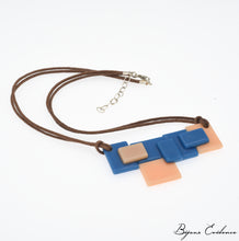 Charger l'image dans la galerie, Bijoux-verre-technique-artisan-art-createur-france-bijoux-evidence-florence-buhler-Bauhaus-pendentif