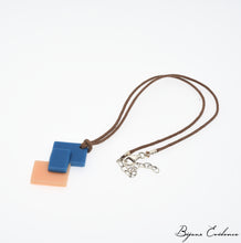 Charger l'image dans la galerie, Bijoux-verre-technique-artisan-art-createur-france-bijoux-evidence-florence-buhler-Bauhaus-pendentif