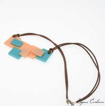 Charger l'image dans la galerie, Bijoux-verre-technique-artisan-art-createur-france-bijoux-evidence-florence-buhler-Bauhaus-pendentif