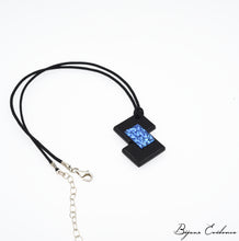 Charger l'image dans la galerie, Bijoux-verre-technique-artisan-art-createur-france-bijoux-evidence-florence-buhler-Bauhaus-pendentif