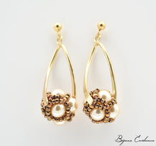 Charger l'image dans la galerie, Bijoux-artisan-createur-atelier-art-france-histoire-bijoux-evidence-florence-buhler-Renaissance-Moyen-Age-Boucle-Oreille-perle-nacre-or