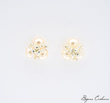 Charger l'image dans la galerie, Bijoux-artisan-createur-atelier-art-france-histoire-bijoux-evidence-florence-buhler-Renaissance-Moyen-Age-Boucle-Oreille-perle-nacre