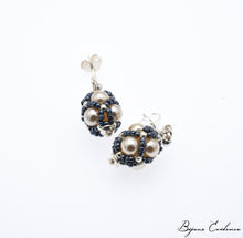 Charger l'image dans la galerie, Bijoux-artisan-createur-atelier-art-france-histoire-bijoux-evidence-florence-buhler-Renaissance-Moyen-Age-Boucle-Oreille-perle-nacre-argent