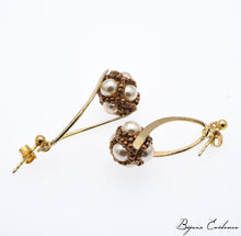 Charger l'image dans la galerie, Bijoux-artisan-createur-atelier-art-france-histoire-bijoux-evidence-florence-buhler-Renaissance-Moyen-Age-Boucle-Oreille-perle-nacre-or