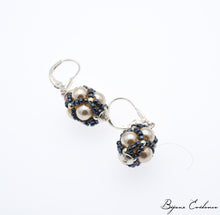 Charger l'image dans la galerie, Bijoux-artisan-createur-atelier-art-france-histoire-bijoux-evidence-florence-buhler-Renaissance-Moyen-Age-Boucle-Oreille-perle-nacre-argent