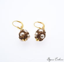 Charger l'image dans la galerie, Bijoux-artisan-createur-atelier-art-france-histoire-bijoux-evidence-florence-buhler-Renaissance-Moyen-Age-Boucle-Oreille-perle-nacre-or