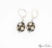 Charger l'image dans la galerie, Bijoux-artisan-createur-atelier-art-france-histoire-bijoux-evidence-florence-buhler-Renaissance-Moyen-Age-Boucle-Oreille-perle-nacre-argent