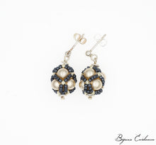 Charger l'image dans la galerie, Bijoux-artisan-createur-atelier-art-france-histoire-bijoux-evidence-florence-buhler-Renaissance-Moyen-Age-Boucle-Oreille-perle-nacre-argent