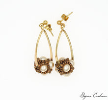 Charger l'image dans la galerie, Bijoux-artisan-createur-atelier-art-france-histoire-bijoux-evidence-florence-buhler-Renaissance-Moyen-Age-Boucle-Oreille-perle-nacre-or