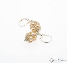 Charger l'image dans la galerie, Bijoux-artisan-createur-atelier-art-france-histoire-bijoux-evidence-florence-buhler-Renaissance-Moyen-Age-Boucle-Oreille-perle-nacre