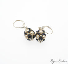 Charger l'image dans la galerie, Bijoux-artisan-createur-atelier-art-france-histoire-bijoux-evidence-florence-buhler-Renaissance-Moyen-Age-Boucle-Oreille-perle-nacre-argent