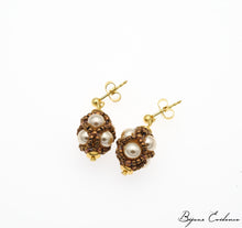 Charger l'image dans la galerie, Bijoux-artisan-createur-atelier-art-france-histoire-bijoux-evidence-florence-buhler-Renaissance-Moyen-Age-Boucle-Oreille-perle-nacre-or