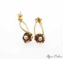 Charger l'image dans la galerie, Bijoux-artisan-createur-atelier-art-france-histoire-bijoux-evidence-florence-buhler-Renaissance-Moyen-Age-Boucle-Oreille-perle-nacre-or