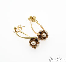 Charger l'image dans la galerie, Bijoux-artisan-createur-atelier-art-france-histoire-bijoux-evidence-florence-buhler-Renaissance-Moyen-Age-Boucle-Oreille-perle-nacre-or