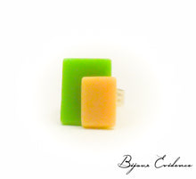 Charger l'image dans la galerie, Bijoux-verre-technique-artisan-art-createur-france-bijoux-evidence-florence-buhler-bauhaus