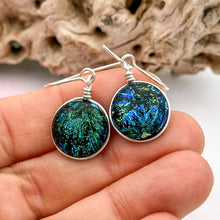 Charger l&#39;image dans la galerie, Lot1 de 9  Boucles d&#39;oreilles en verre dichroique
