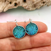 Charger l&#39;image dans la galerie, Lot1 de 9  Boucles d&#39;oreilles en verre dichroique

