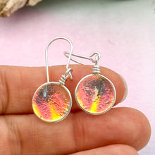Charger l&#39;image dans la galerie, Lot1 de 9  Boucles d&#39;oreilles en verre dichroique
