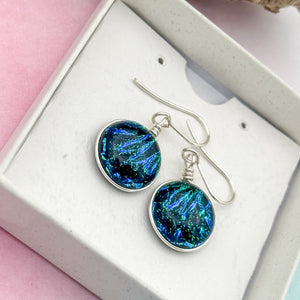 Boucles d'oreilles verre dichroïque noir bleu et vert - technique Murano