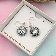 Charger l&#39;image dans la galerie, Boucles d&#39;oreilles noir et argent- technique verre de Murano
